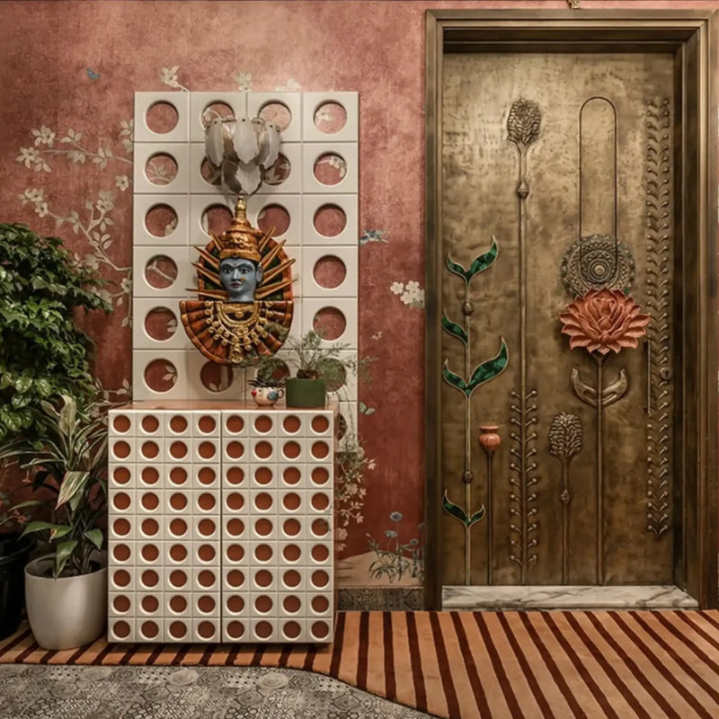 Maximalist  entrance