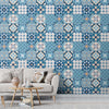 Von marokkanischen blauen Keramikfliesen inspirierte Tapeten für Häuser
